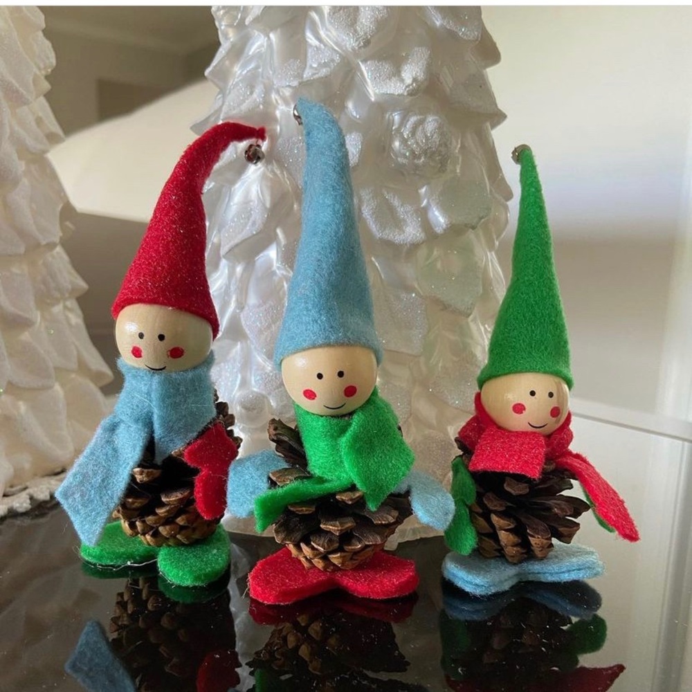 Decorative Christmas 🎅 elves! 🎄